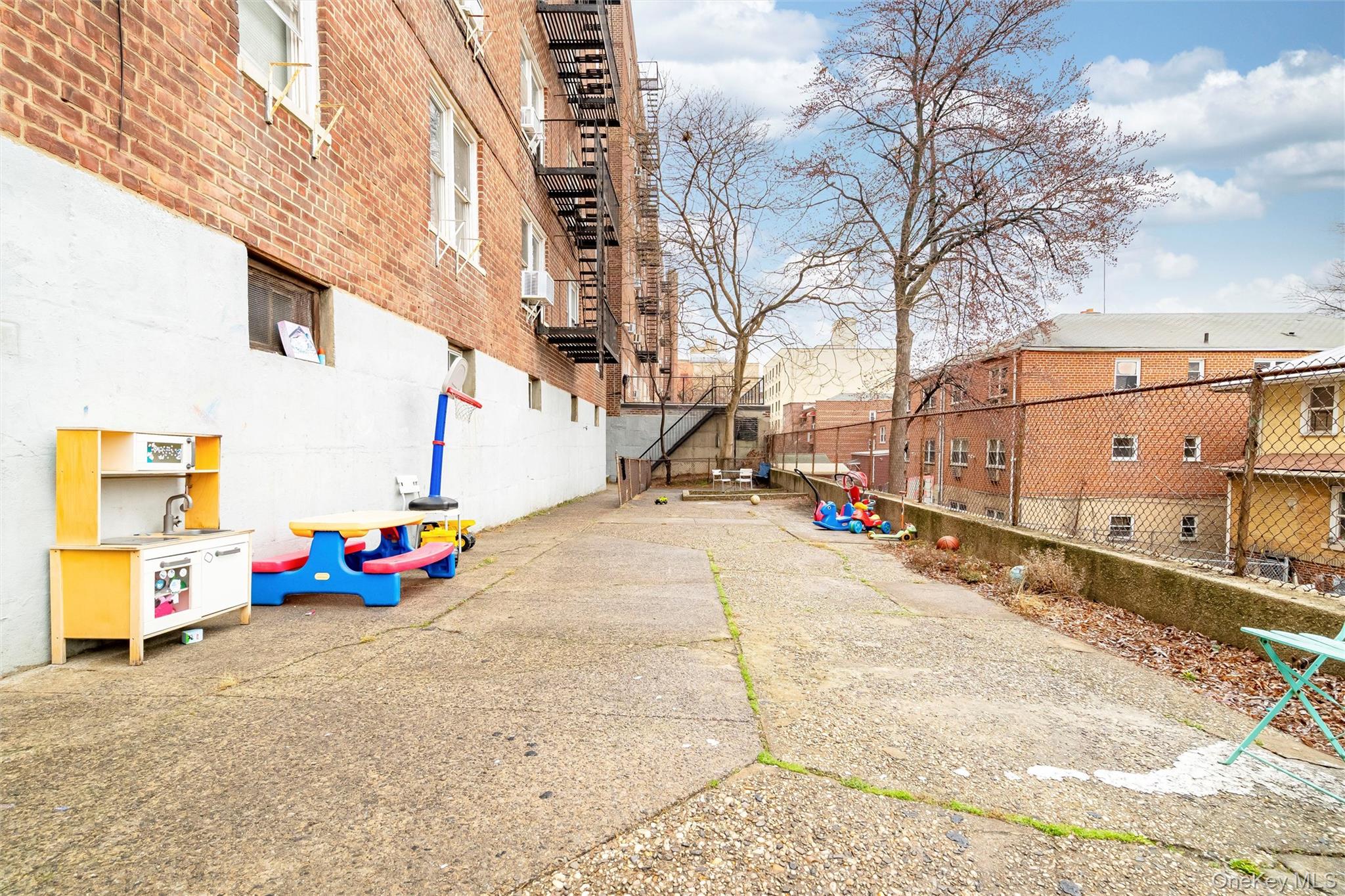 2080 Barnes Avenue, Unit 4A photo 29