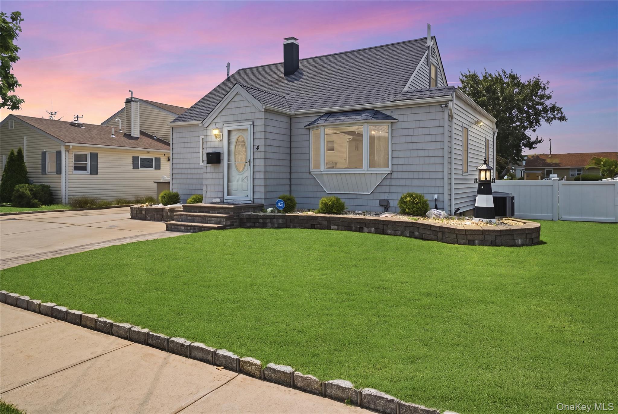 4 Flint Road – For Sale photo 2