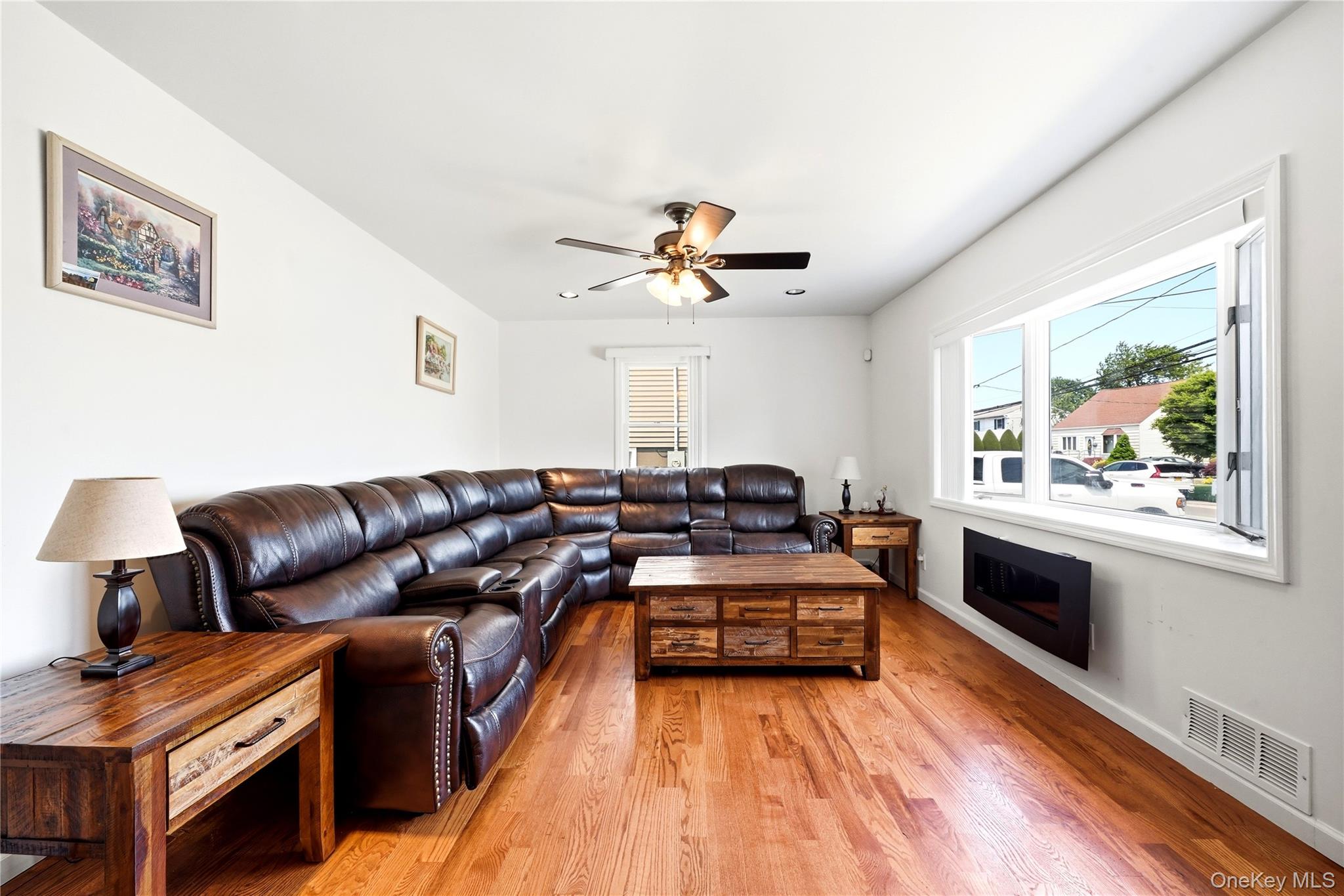 4 Flint Road – For Sale photo 9