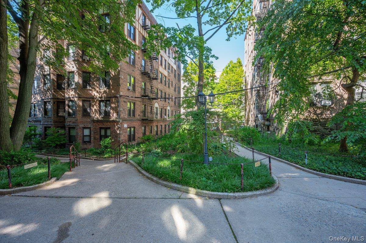 756 Brady Avenue, Unit 609 photo 3