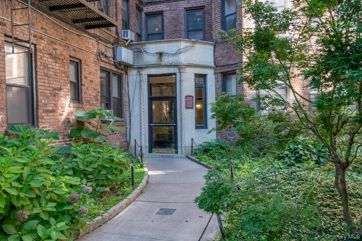 756 Brady Avenue, Unit 609 photo 2