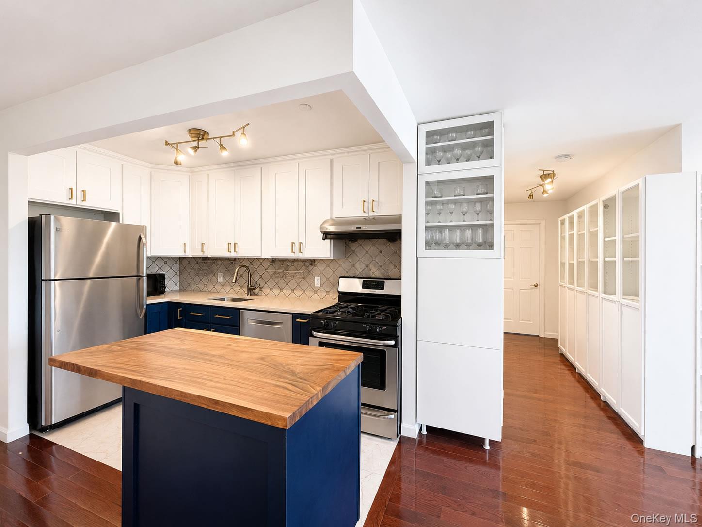 3749 81st Street, Unit 7D photo 3
