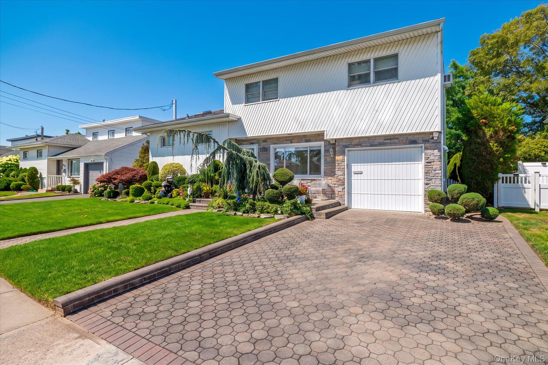 3495 Bayfield Boulevard – For Sale photo 3