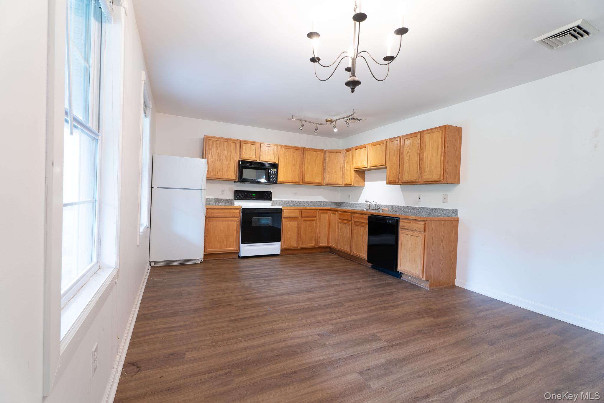 1-18 Willow Way, Unit 6 (Locust photo 6