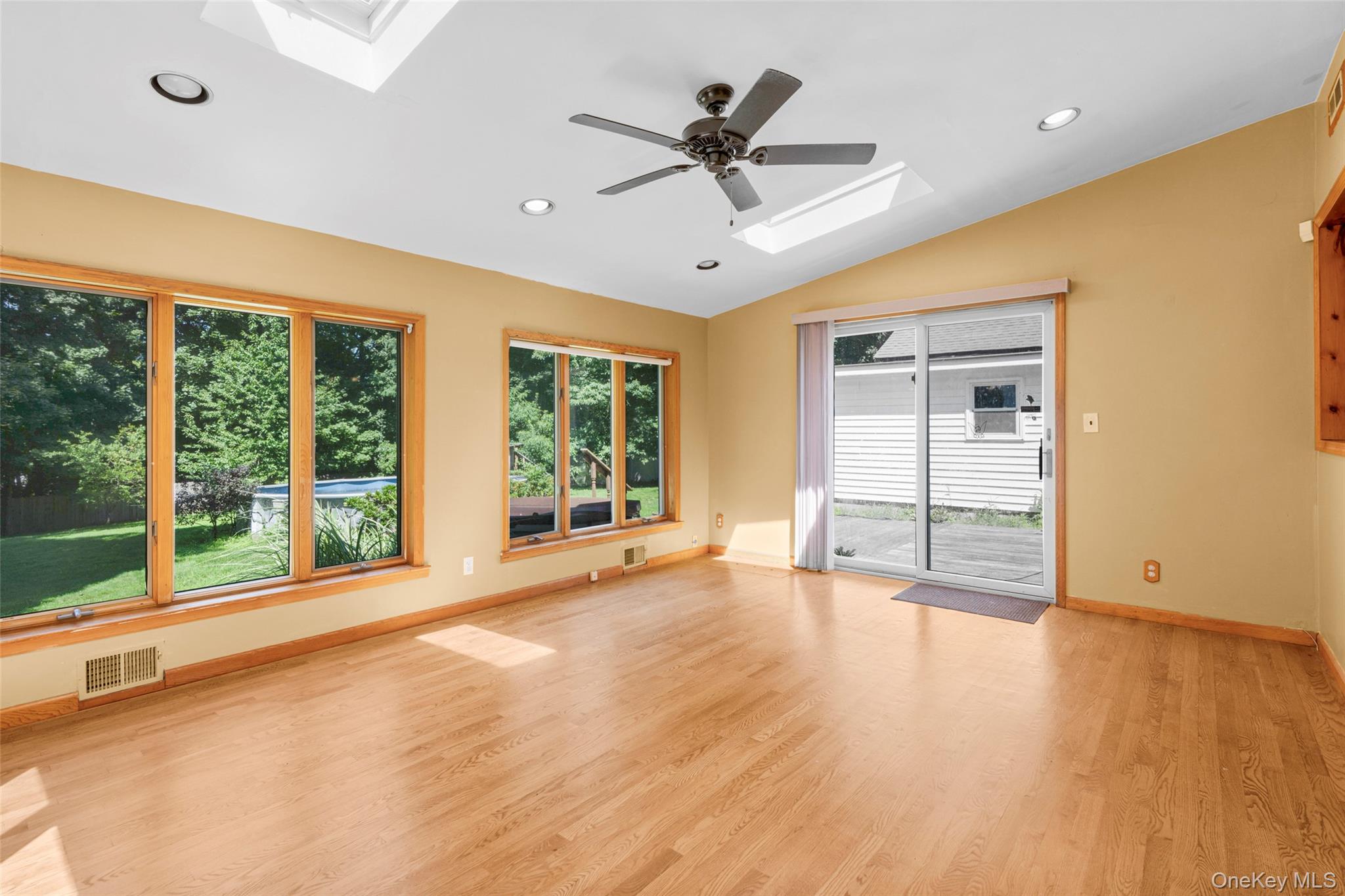208 Woodhampton Drive – For Sale photo 11