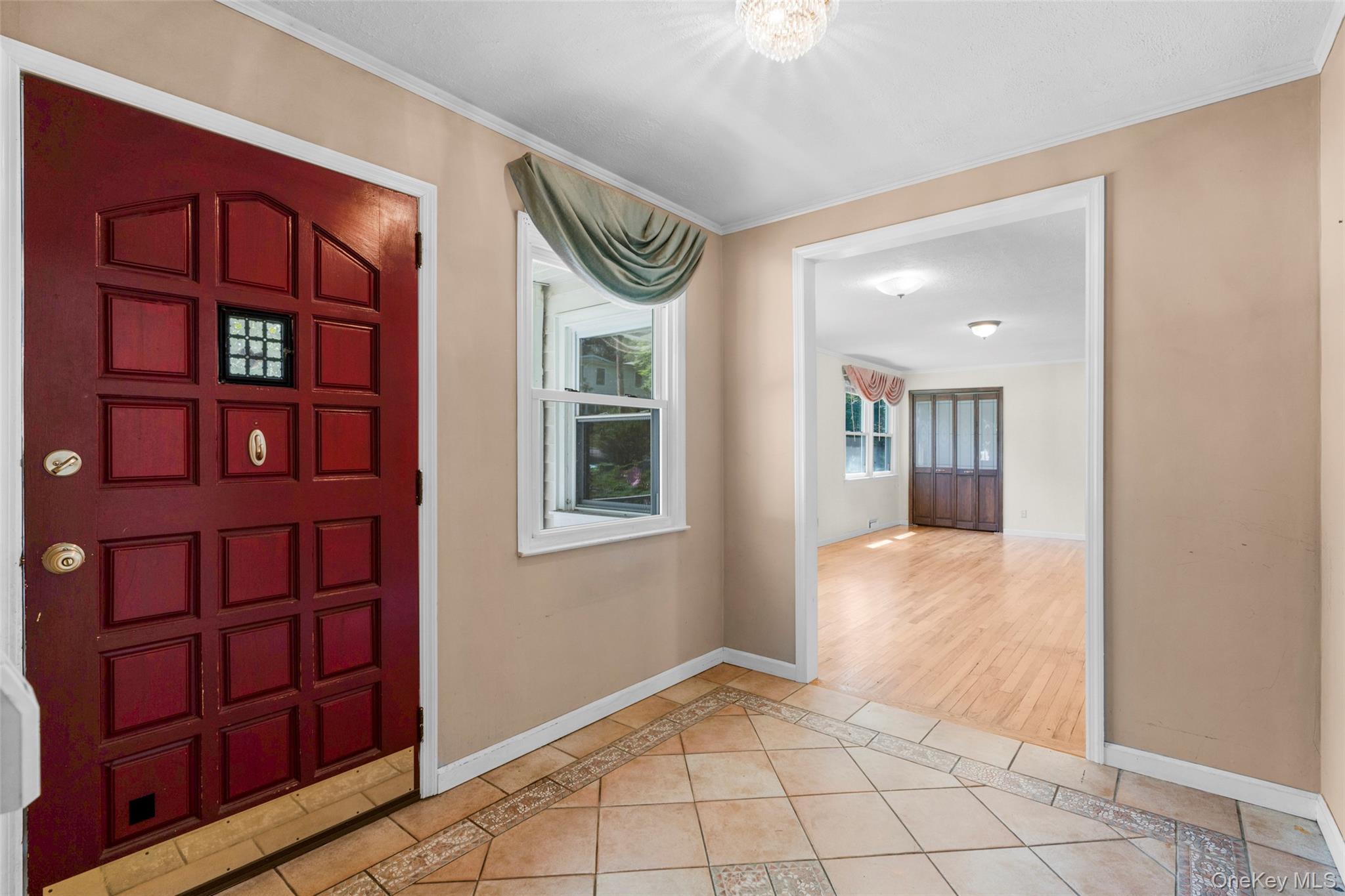 208 Woodhampton Drive – For Sale photo 2