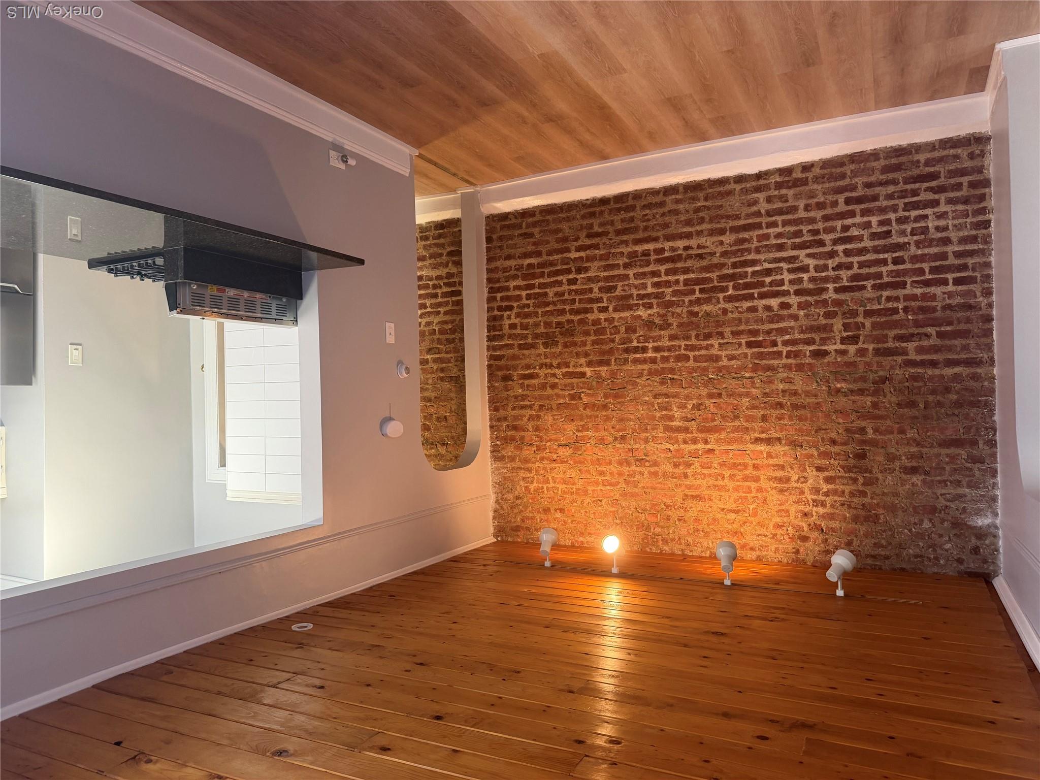 572 Warburton Avenue, Unit 2E