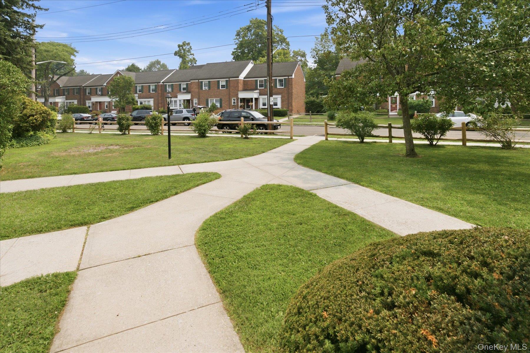 117 Robins Road, Unit 117 photo 3