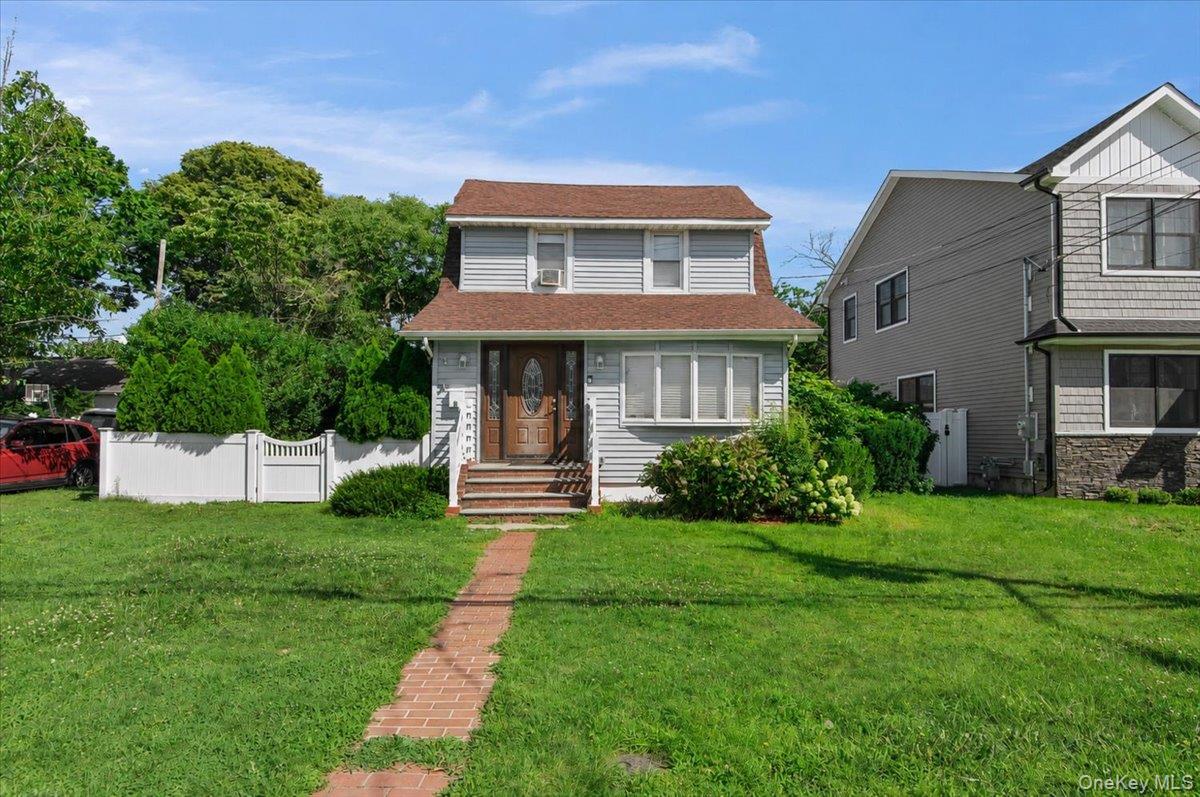 16 Marlboro Place – For Sale