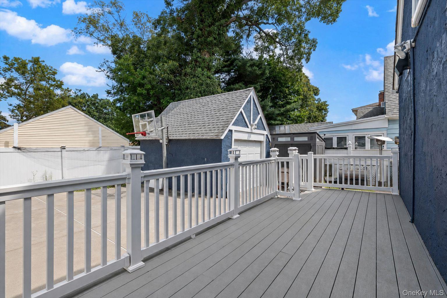 995 Kings Parkway – For Sale photo 29