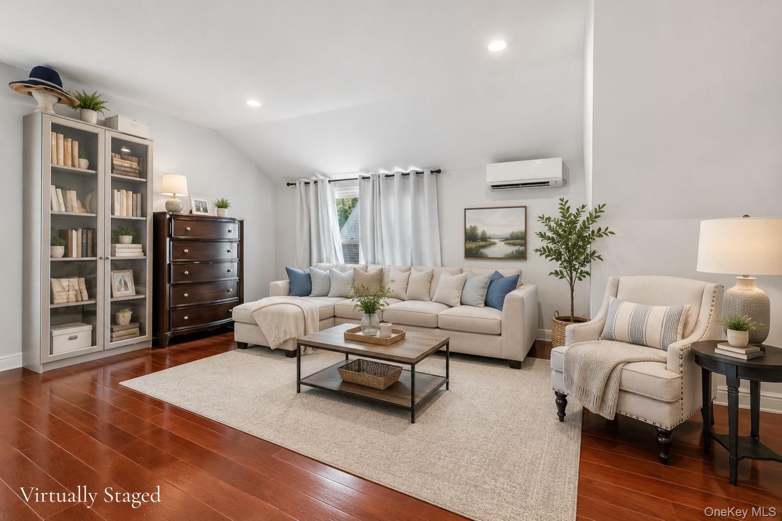 995 Kings Parkway – For Sale photo 15