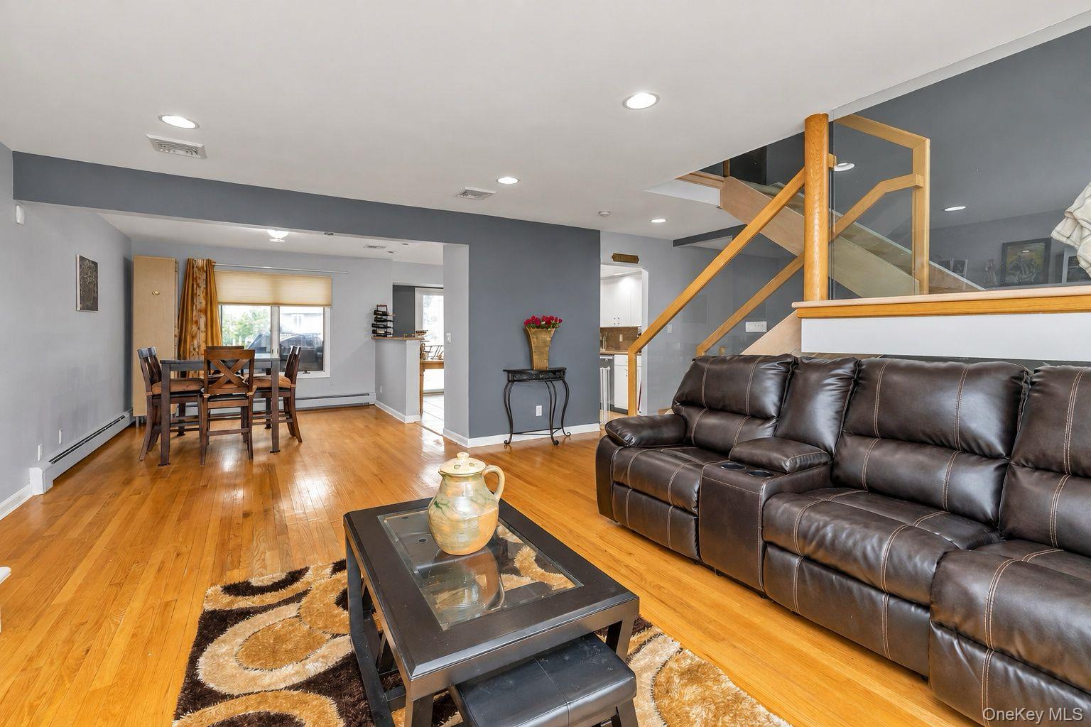 2489 Aron Drive W – For Sale photo 3