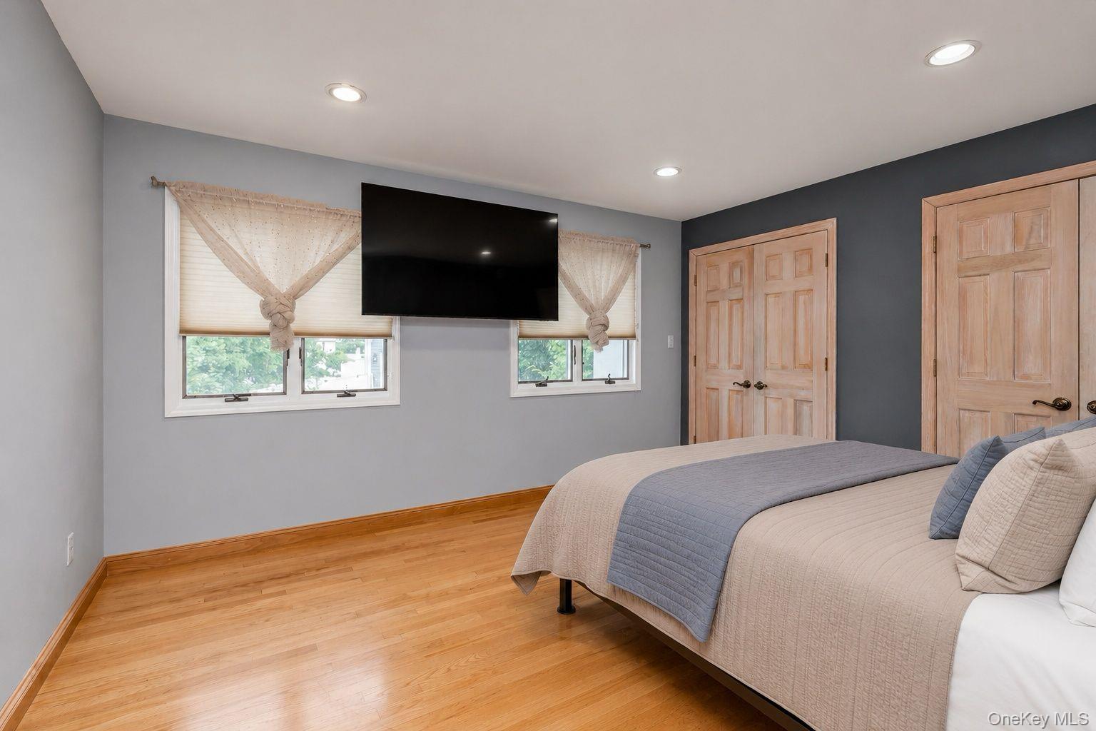 2489 Aron Drive W – For Sale photo 9