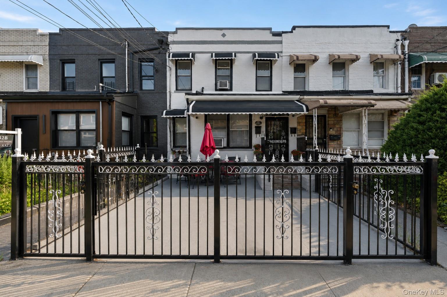 960 E 221st Street – For Sale