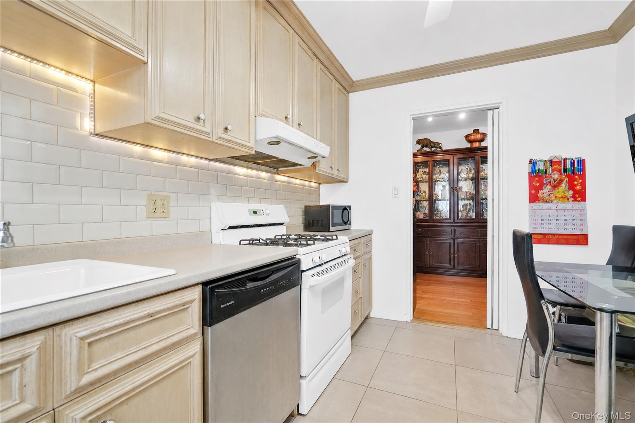 138-25 31 Drive, Unit 6L photo 13