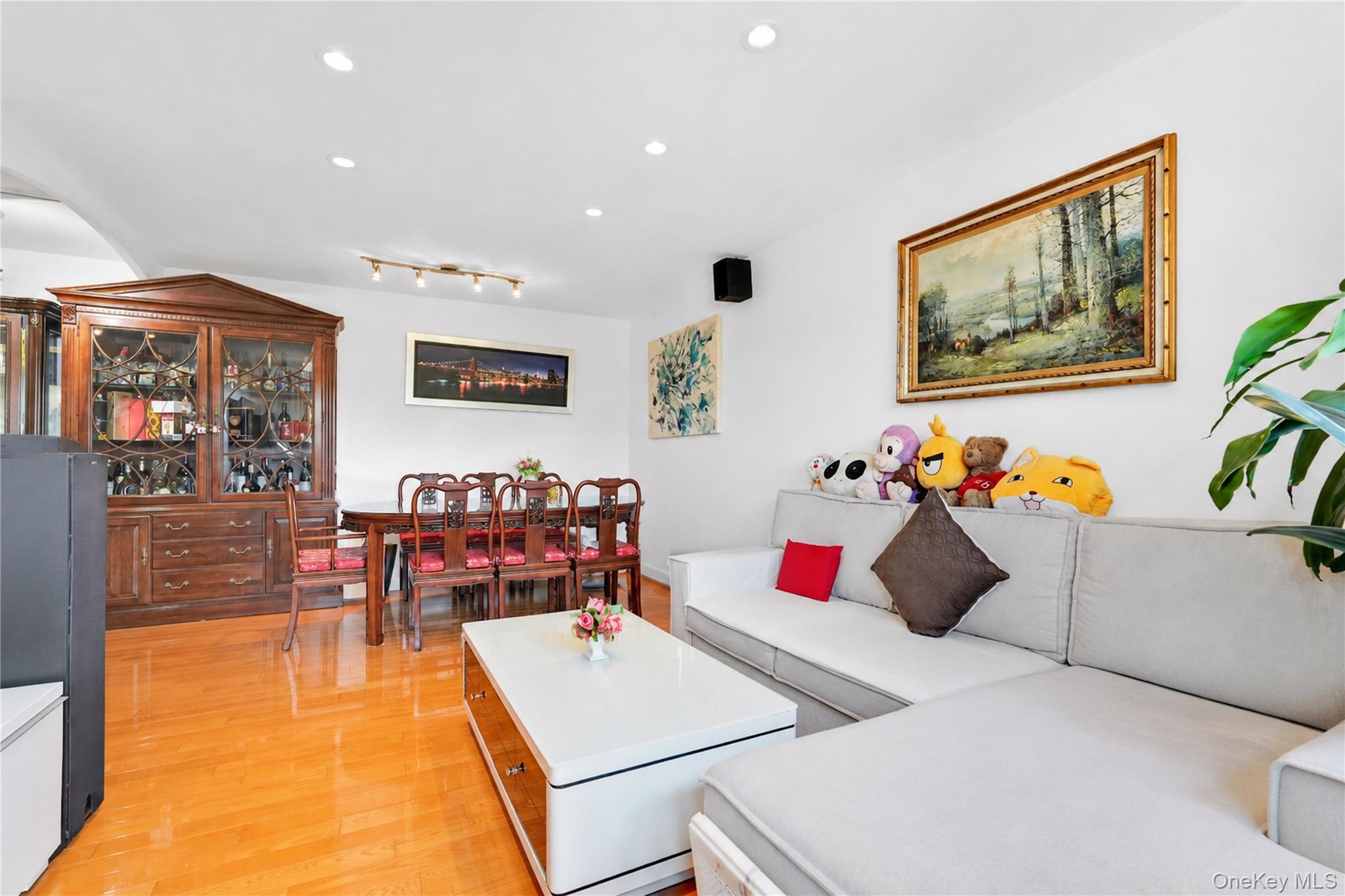 138-25 31 Drive, Unit 6L photo 2