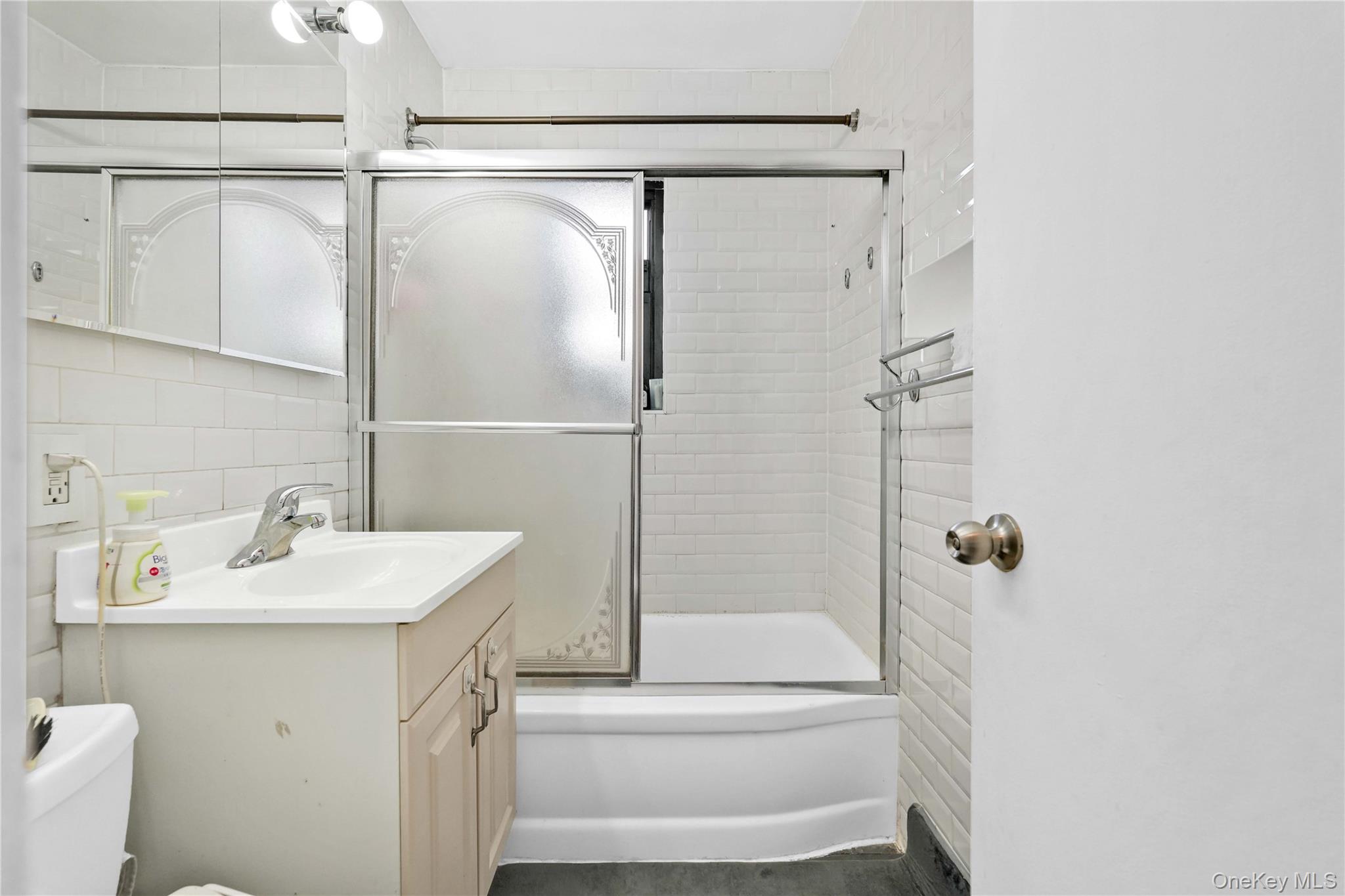138-25 31 Drive, Unit 6L photo 15