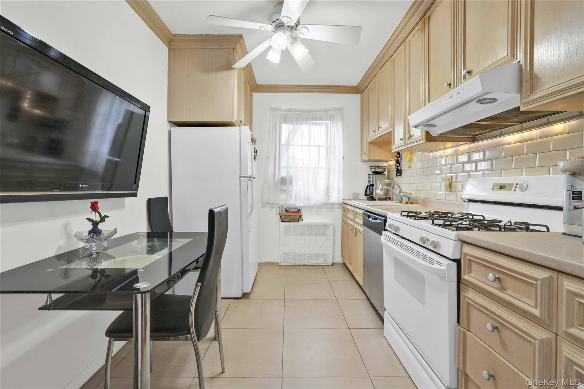 138-25 31 Drive, Unit 6L photo 9