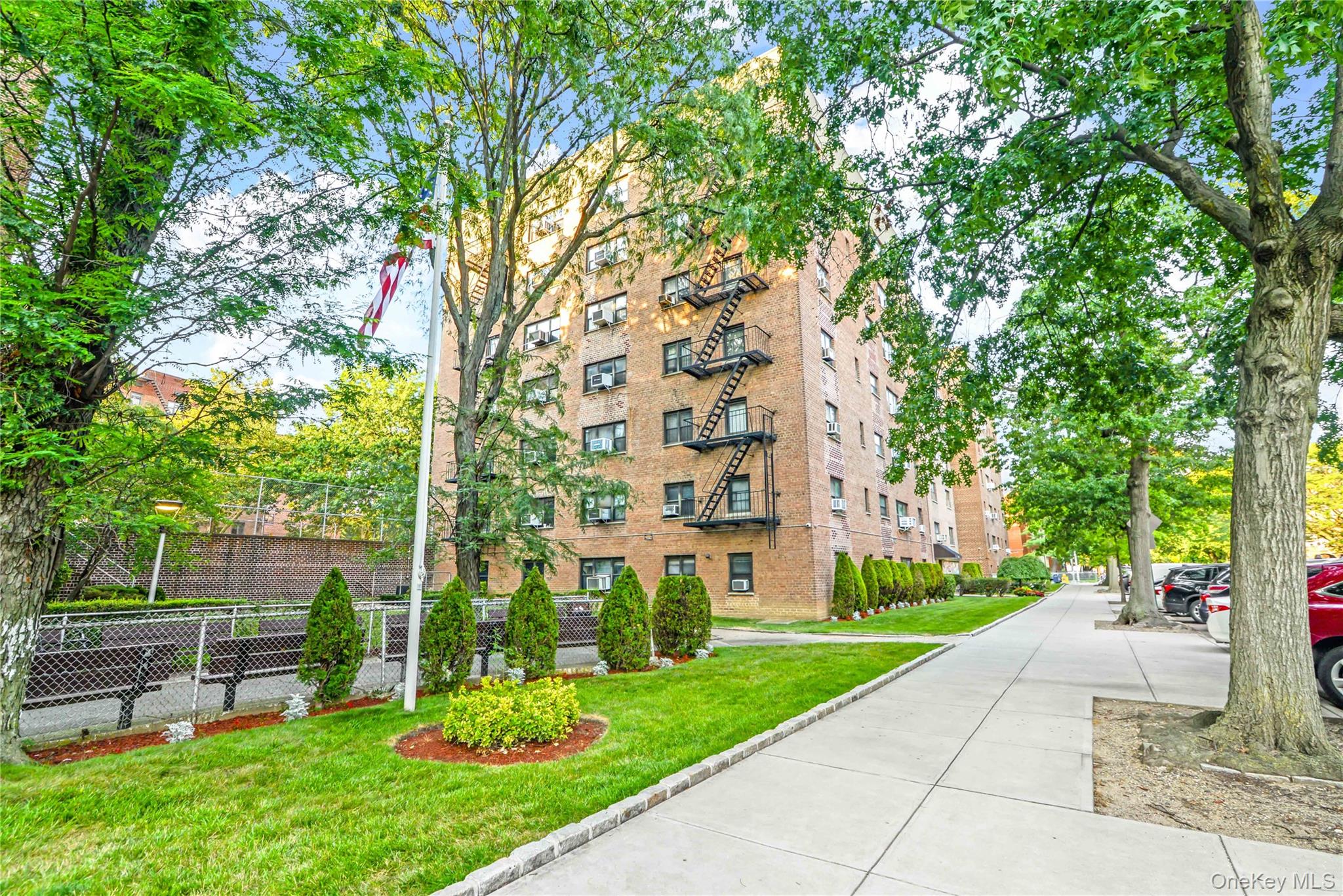 138-25 31 Drive, Unit 6L photo 12