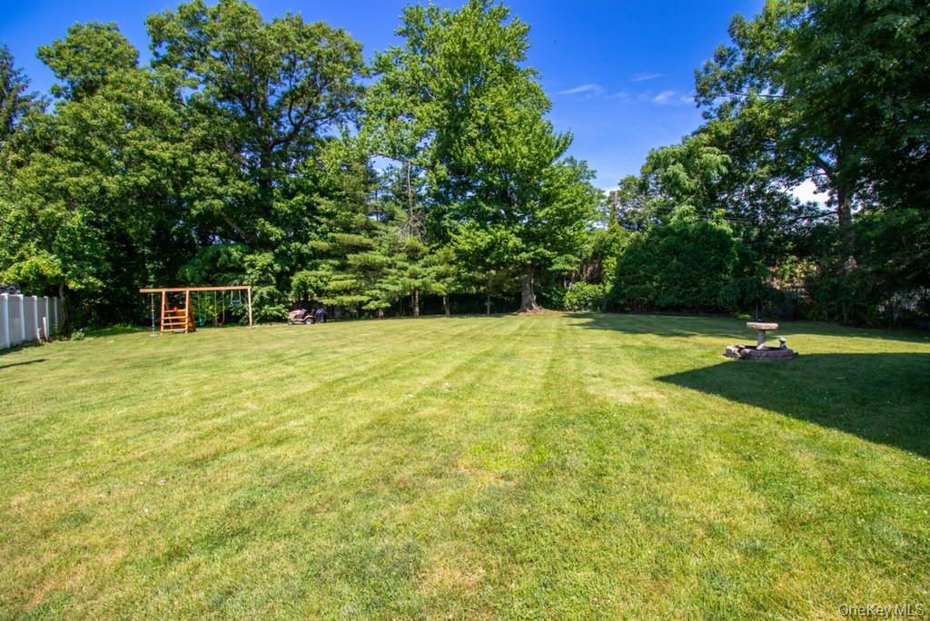 5 Hickory Lane – For Sale photo 4