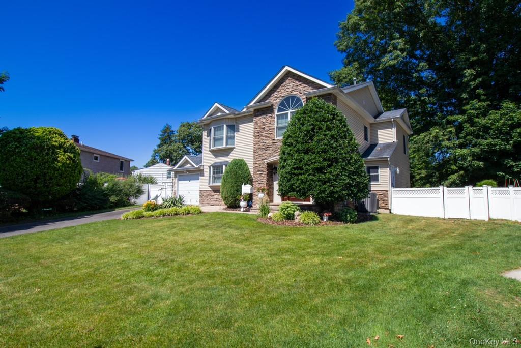5 Hickory Lane – For Sale photo 2