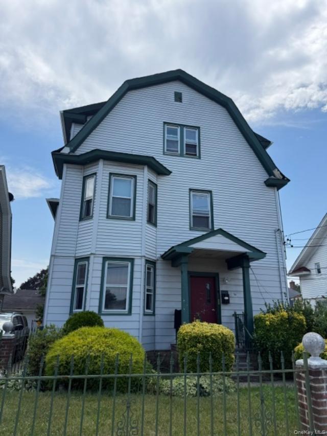56 Cruikshank Avenue – For Rent