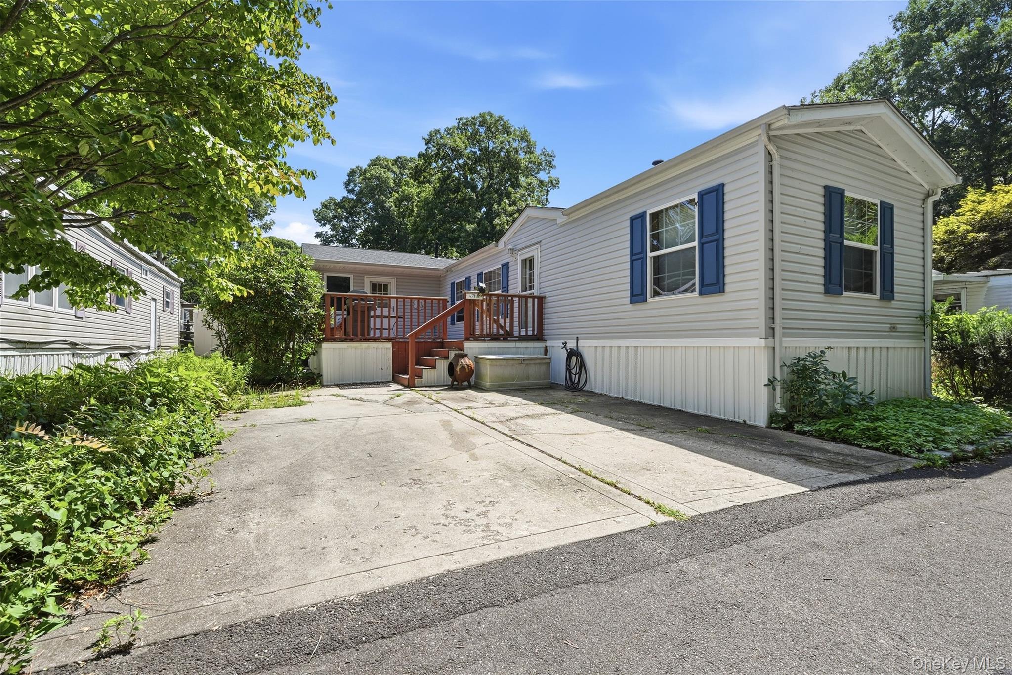 658-A11 Sound Avenue – For Sale photo 2