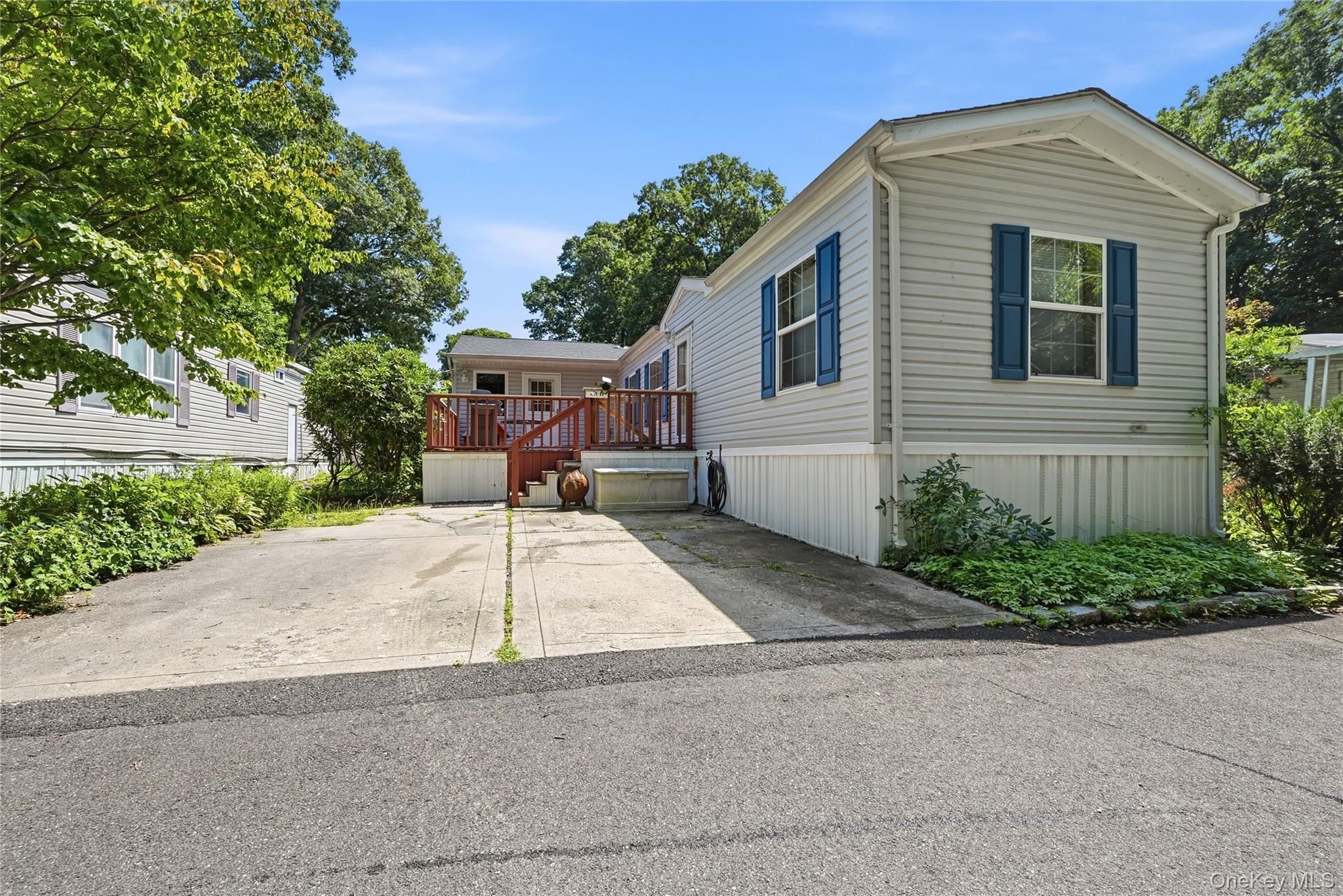 658-A11 Sound Avenue – For Sale