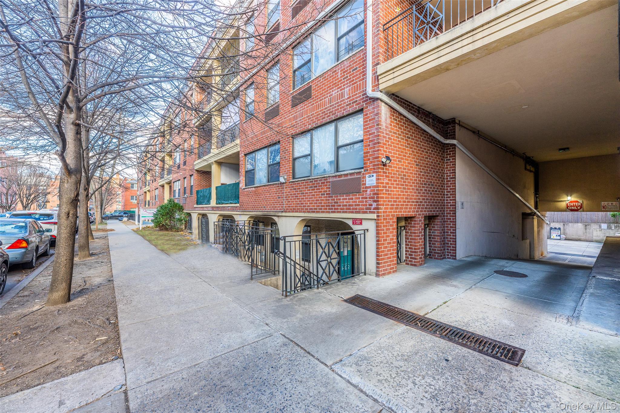 71-19 162 Street, Unit 3D photo 2