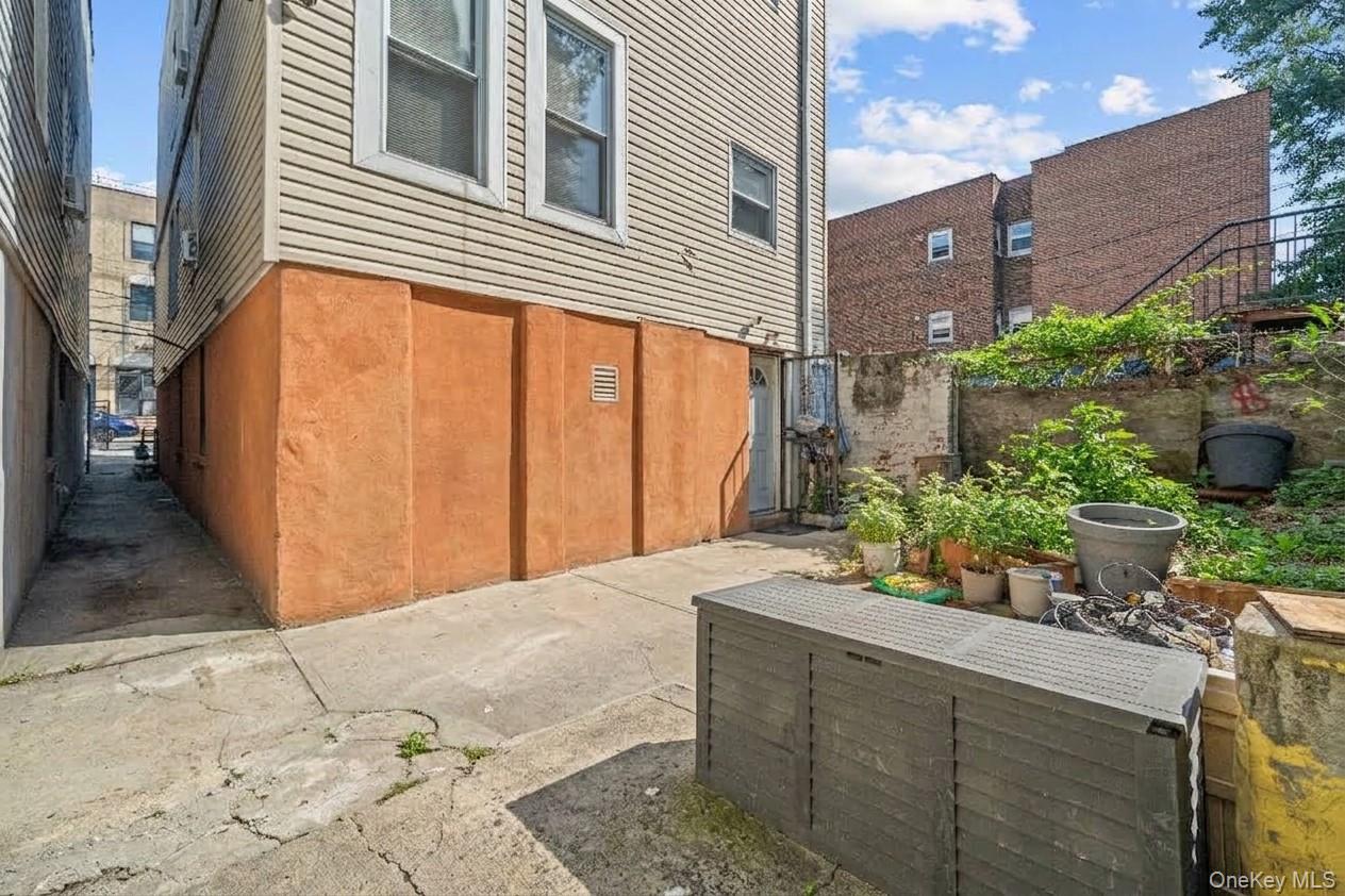 758 E 224 street Street – For Sale photo 2