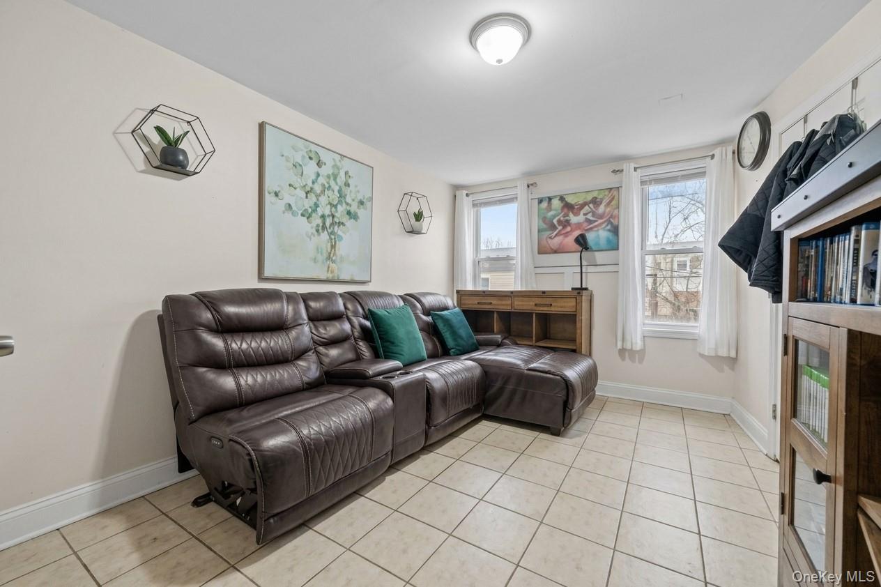 758 E 224 street Street – For Sale photo 9