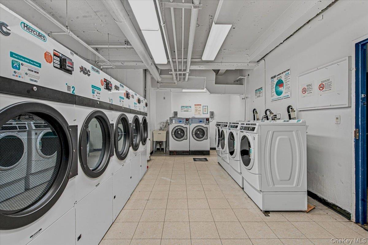 143-30 Roosevelt Avenue, Unit 3L photo 18