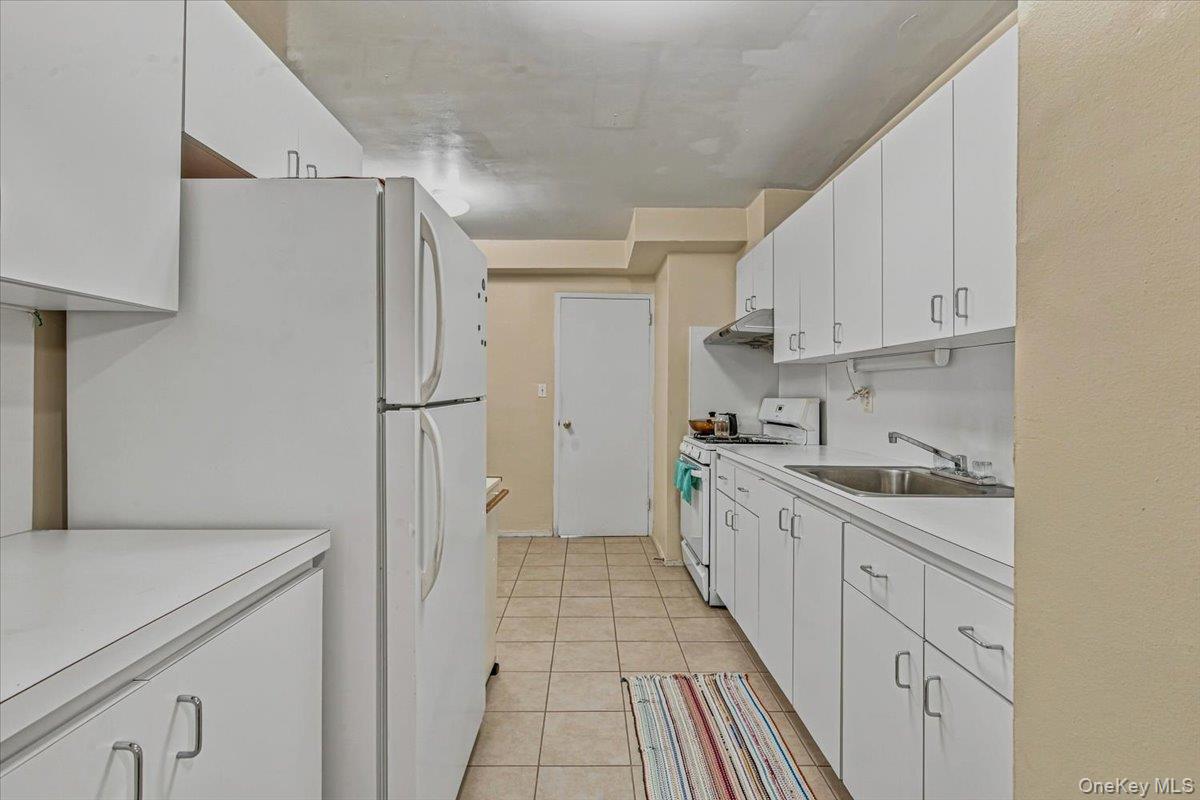 143-30 Roosevelt Avenue, Unit 3L photo 9