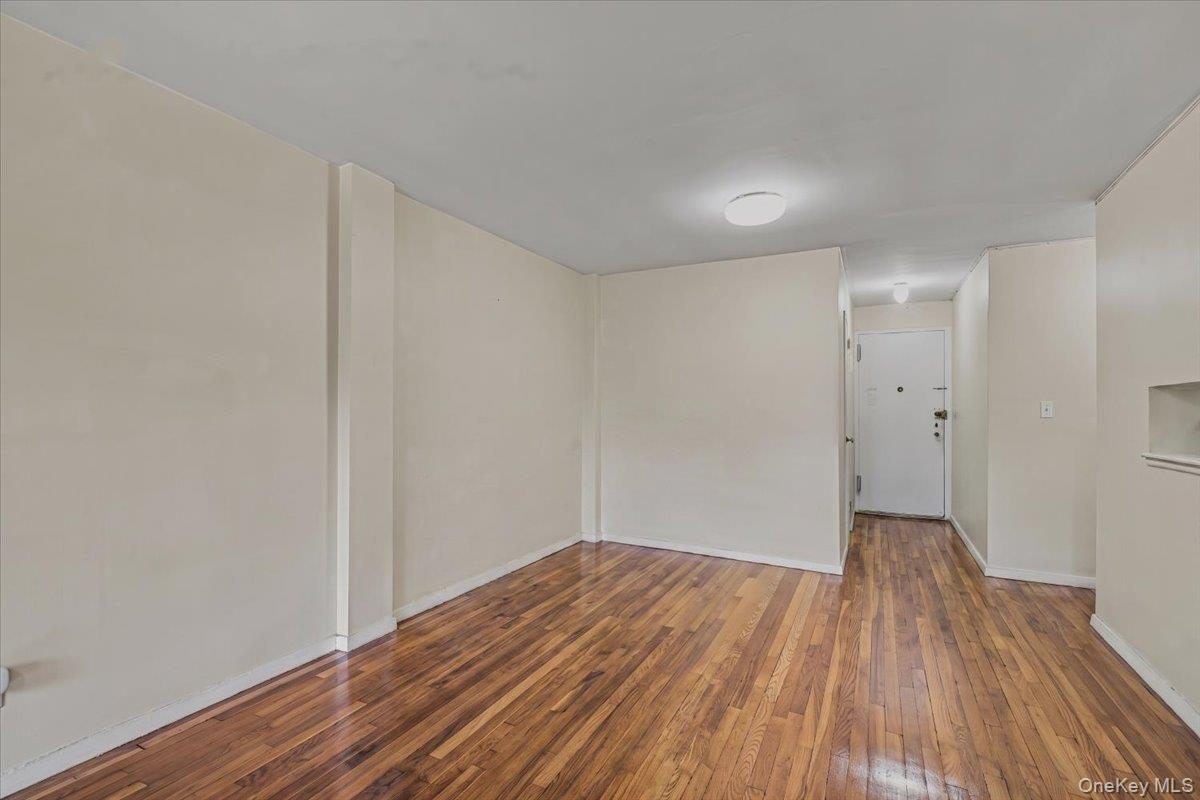 143-30 Roosevelt Avenue, Unit 3L photo 5