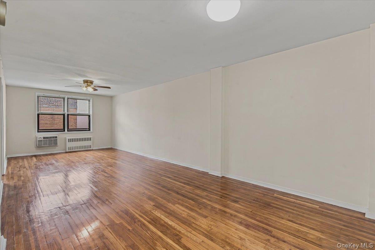 143-30 Roosevelt Avenue, Unit 3L photo 3