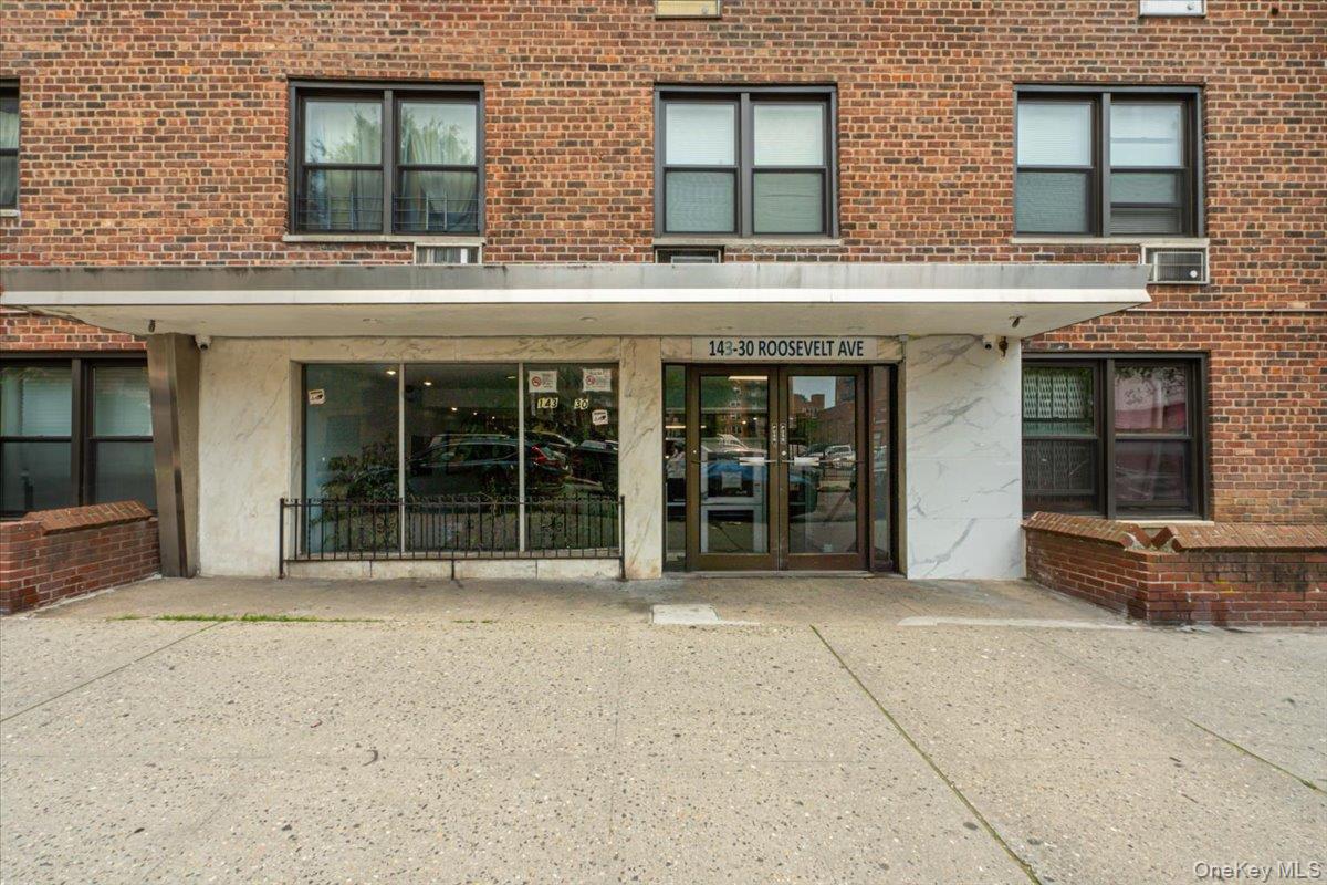 143-30 Roosevelt Avenue, Unit 3L
