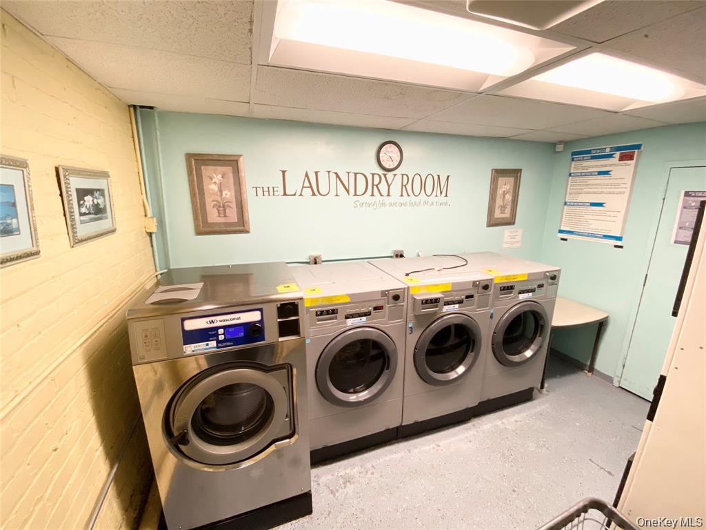 190 E Mosholu Parkway S, Unit 1J photo 13