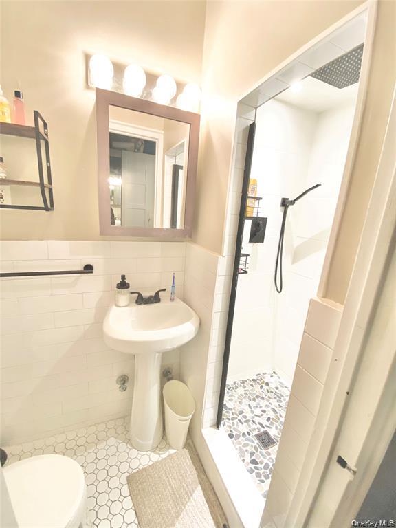 190 E Mosholu Parkway S, Unit 1J photo 10