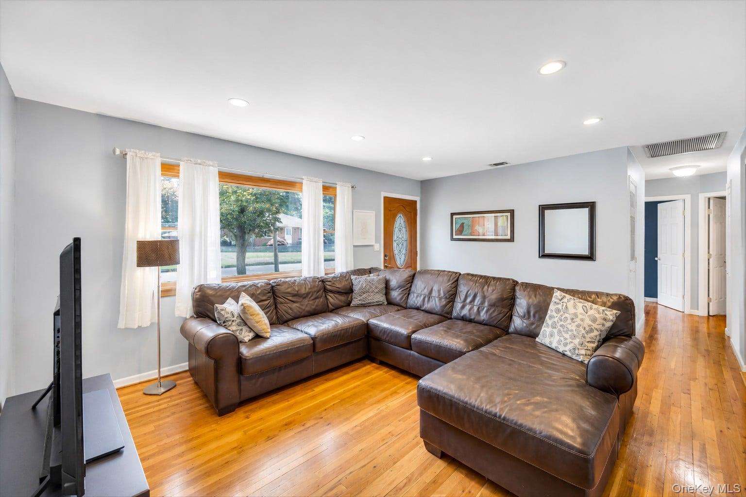 25 Walter Drive – For Sale photo 11