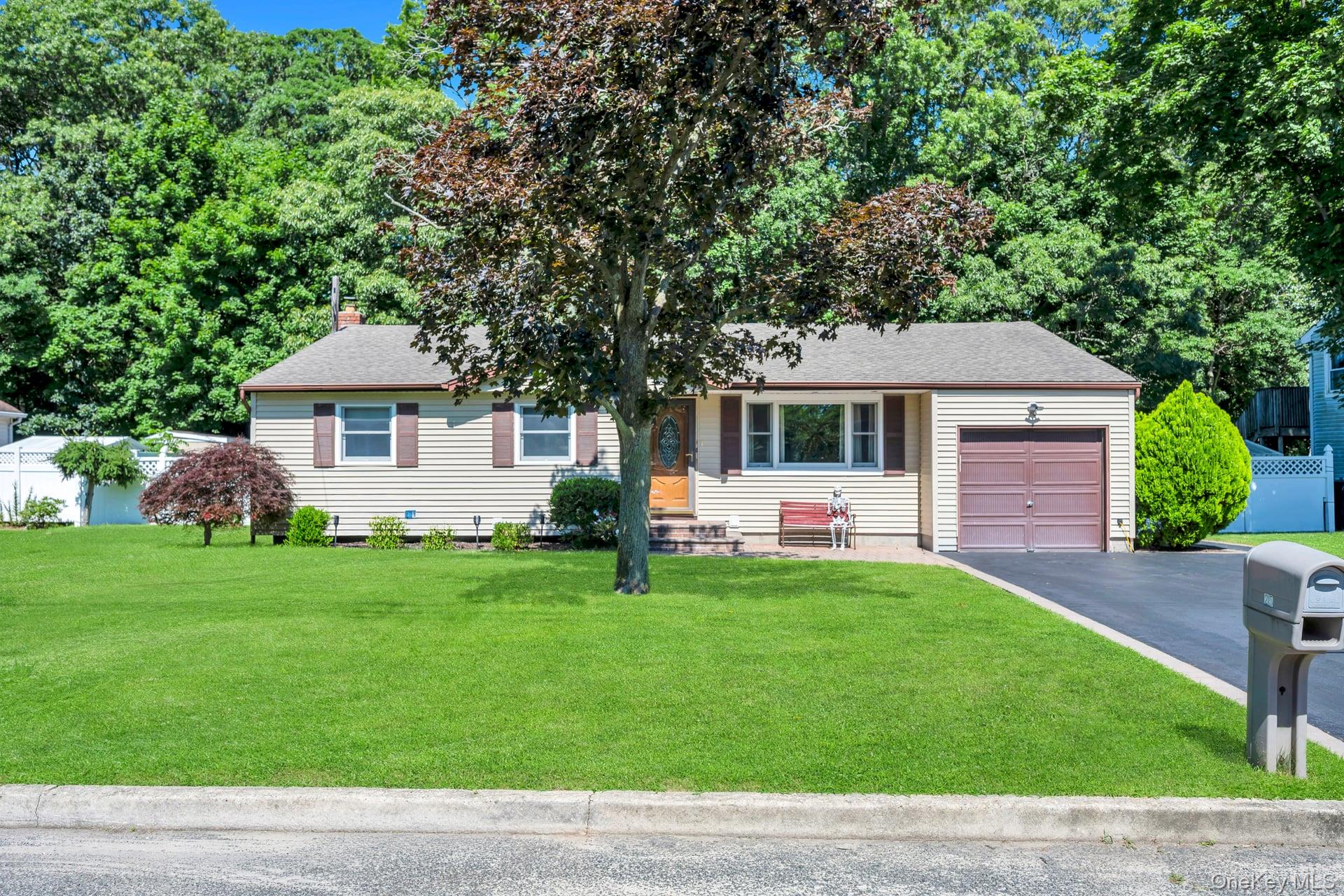 25 Walter Drive – For Sale