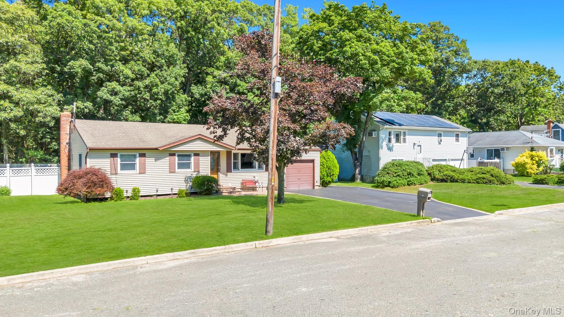 25 Walter Drive – For Sale photo 2
