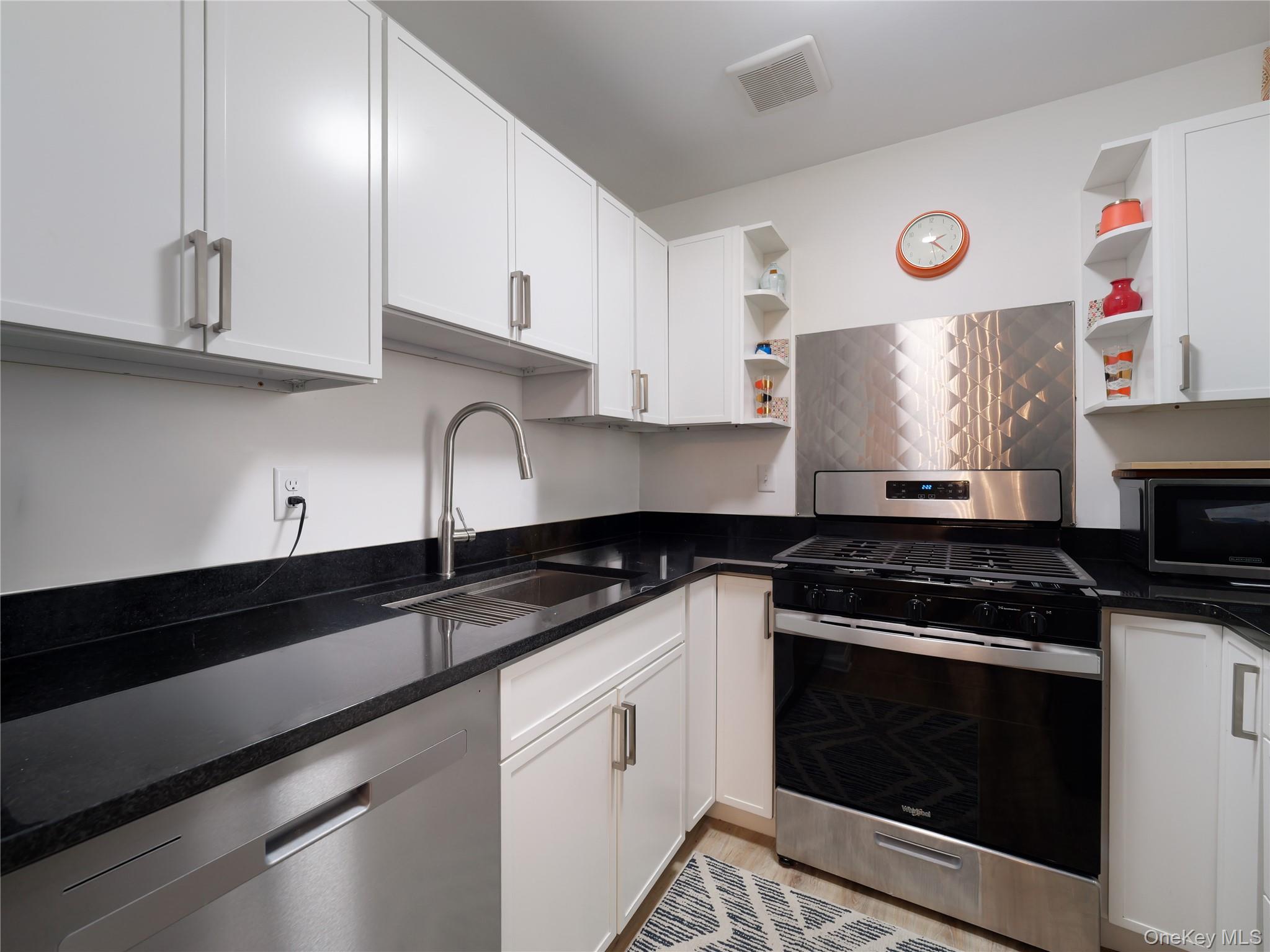 44 Johnes Street, Unit 207J photo 14