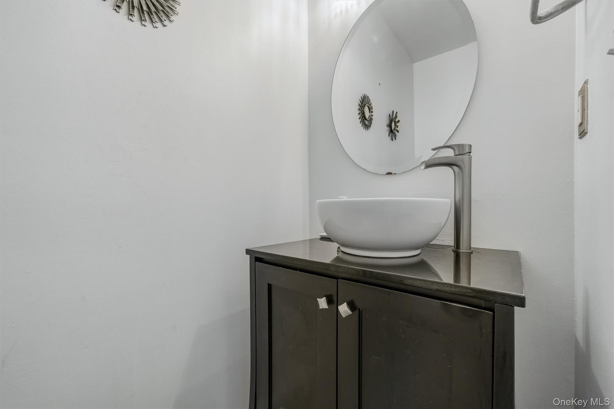 35 Helene Road – For Rent photo 11
