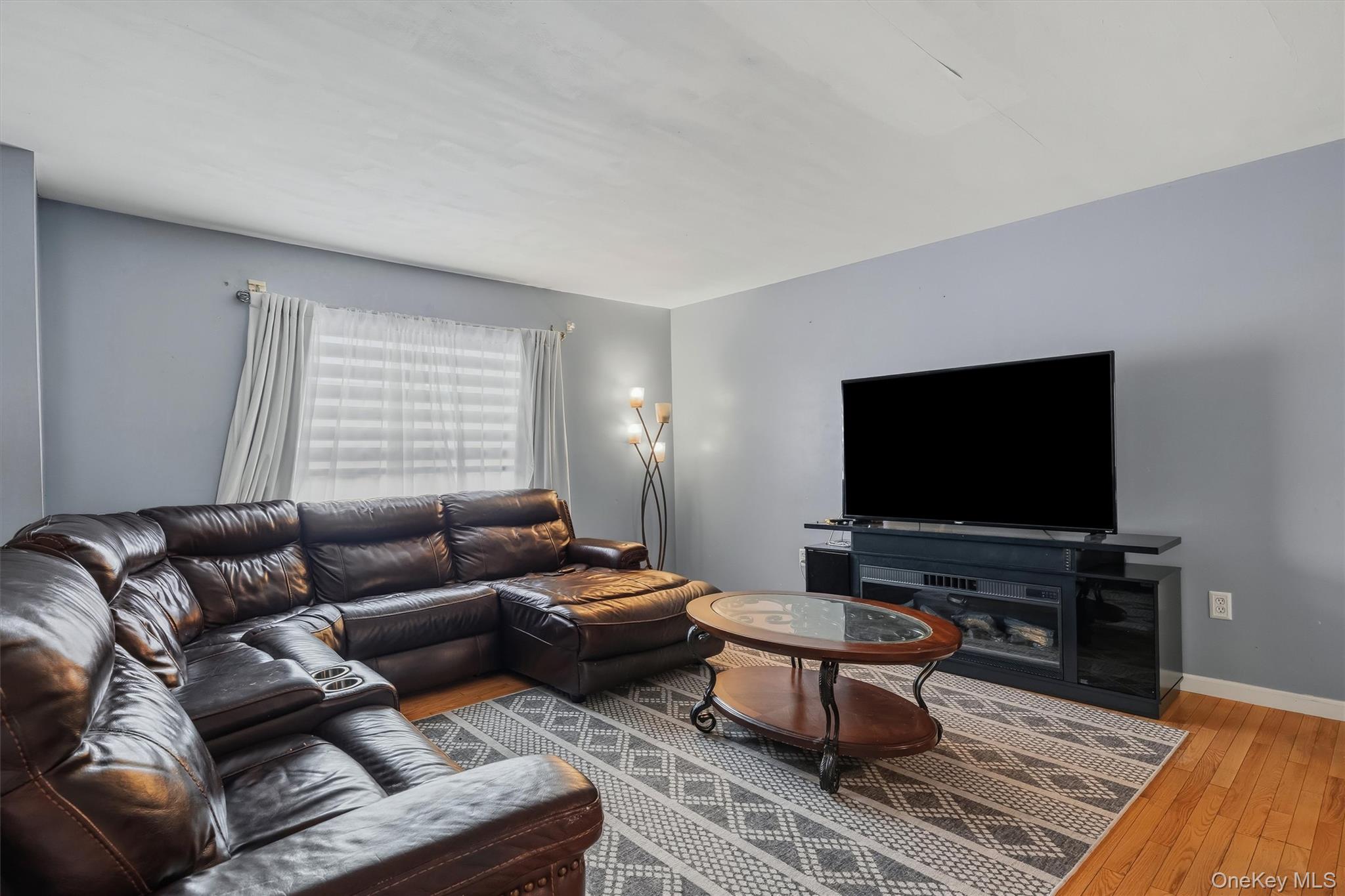 35 Helene Road – For Rent photo 2
