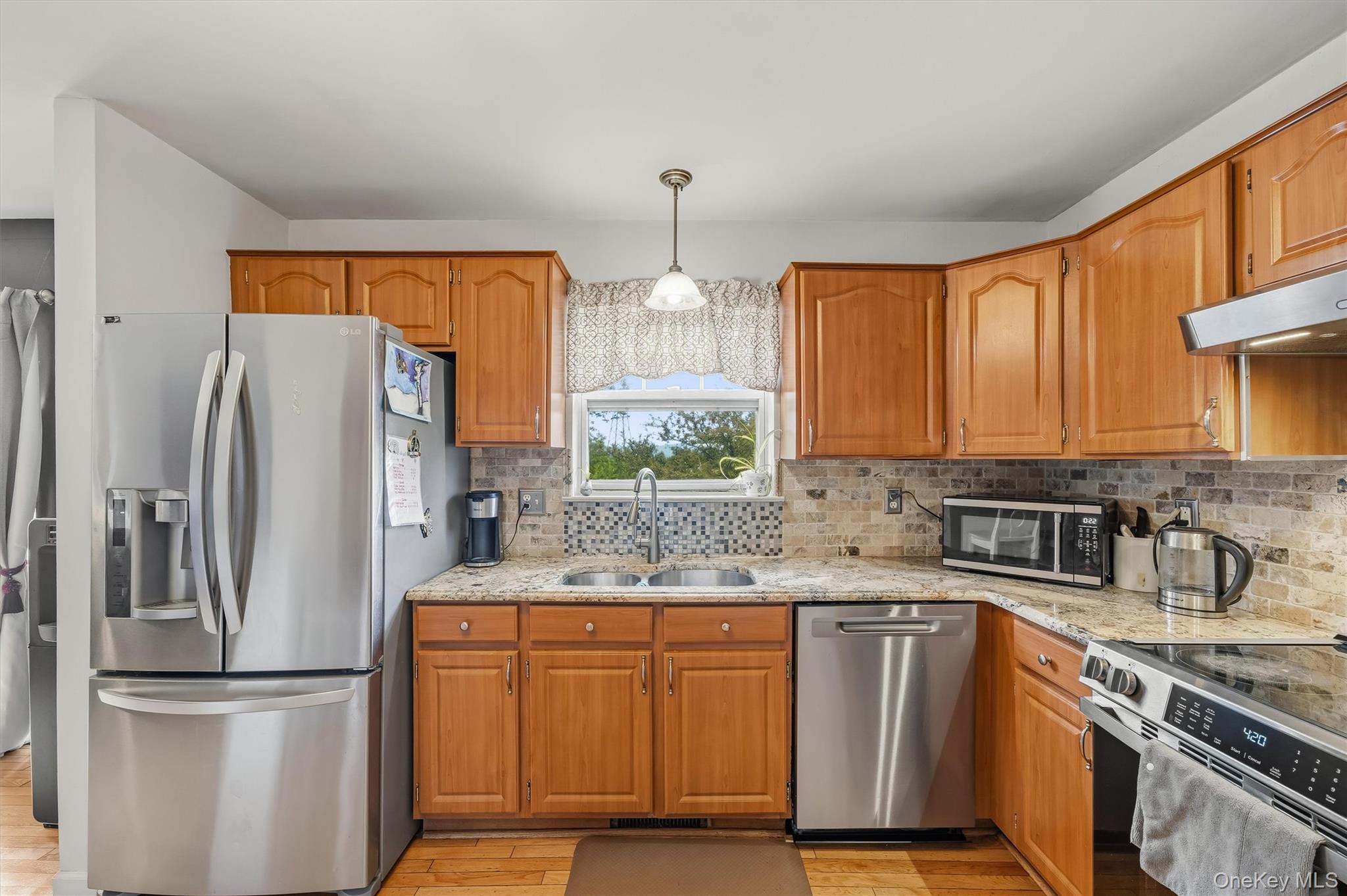 35 Helene Road – For Rent photo 9