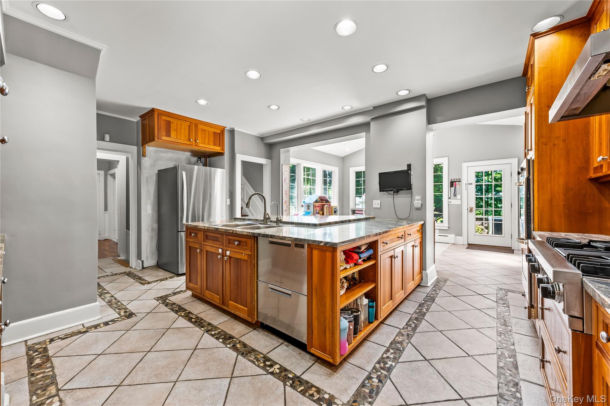 14 Crescent Drive S – For Sale photo 6