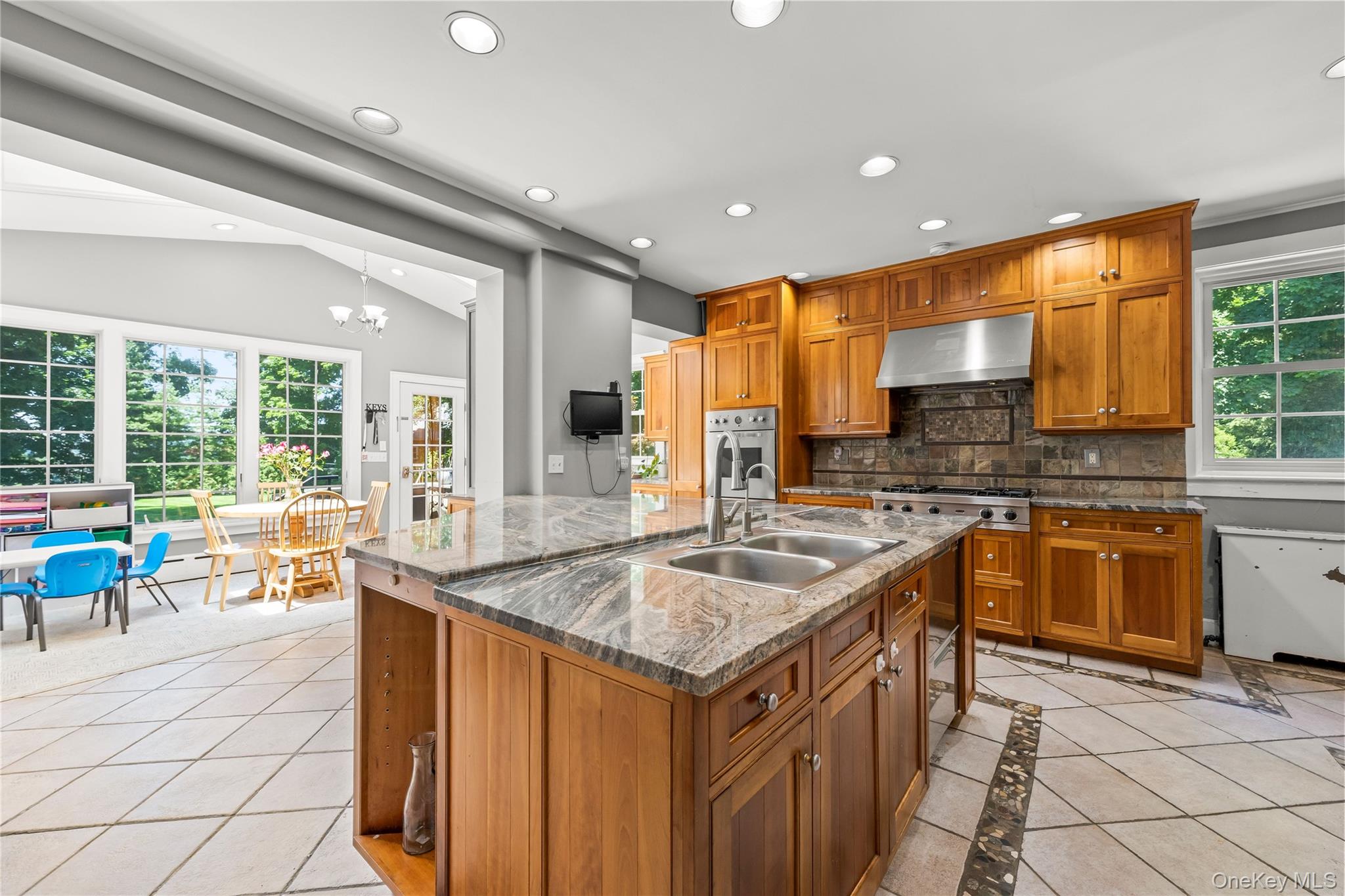 14 Crescent Drive S – For Sale photo 10