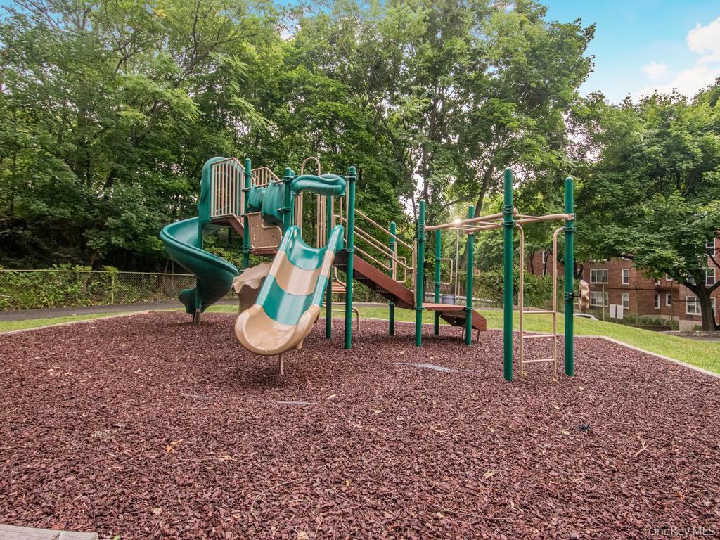 110 Dehaven Drive, Unit 120 photo 16