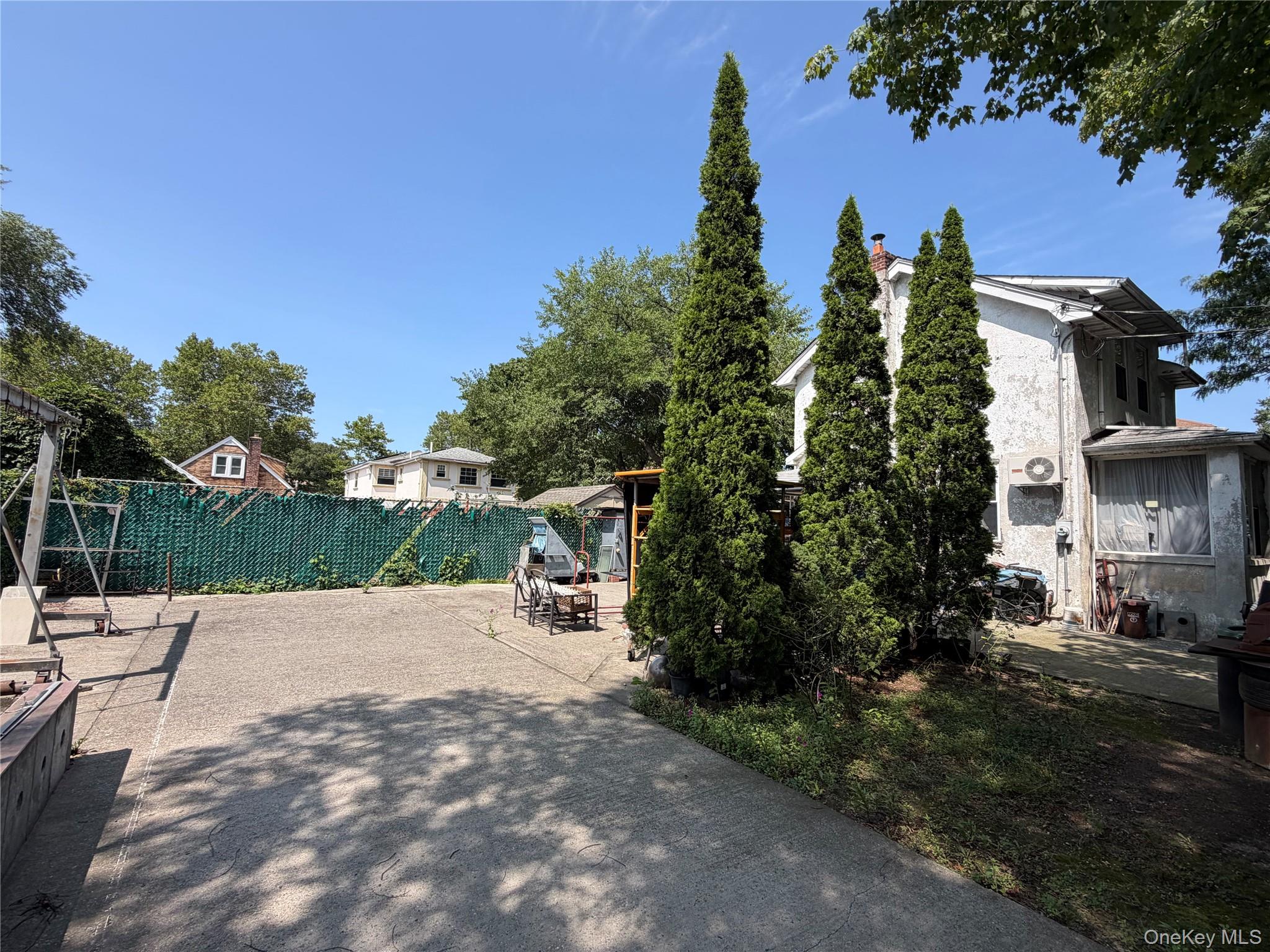 162-17 76th Road – For Sale photo 3