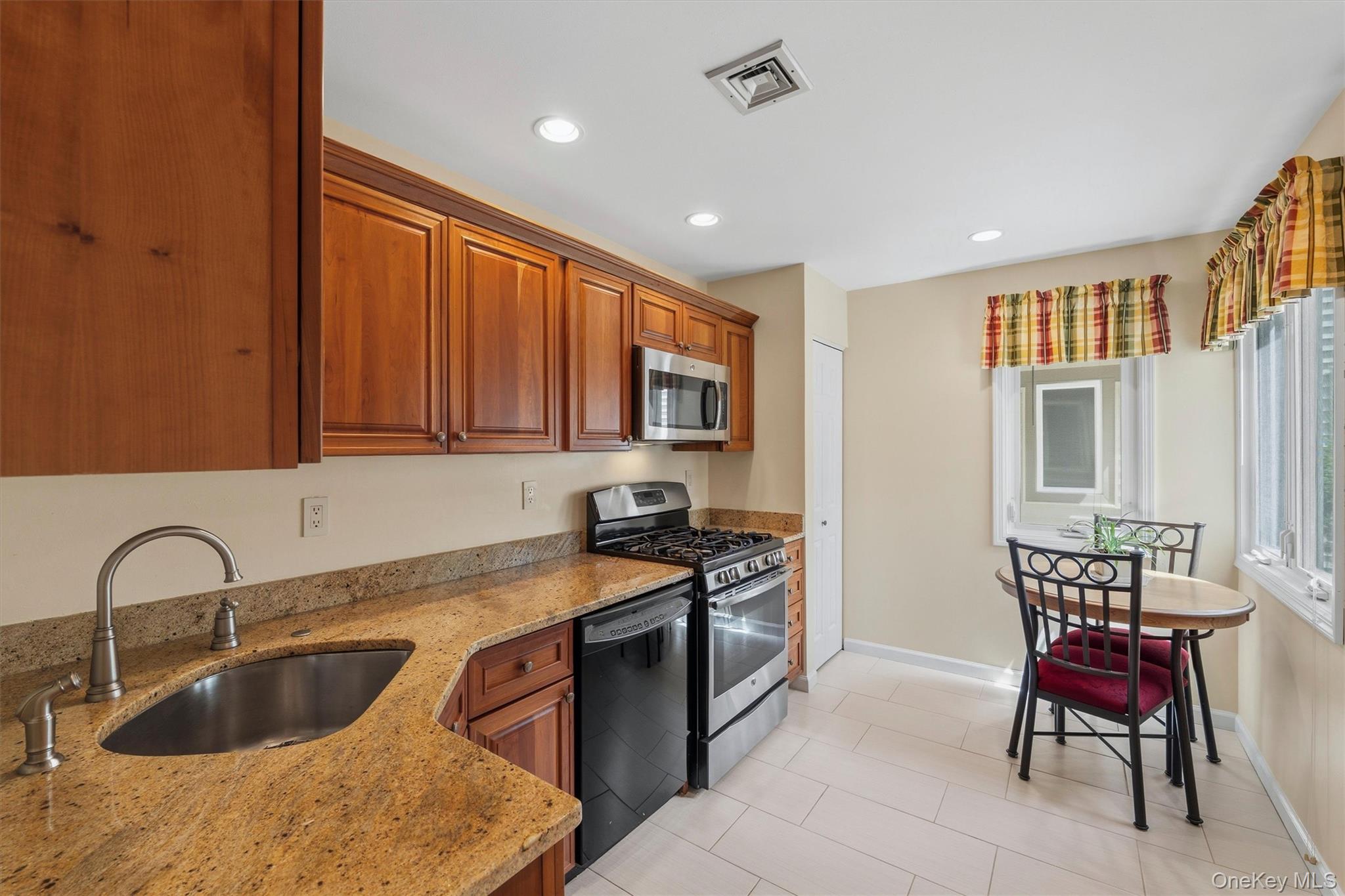 3302 Homestead Court – For Sale photo 9